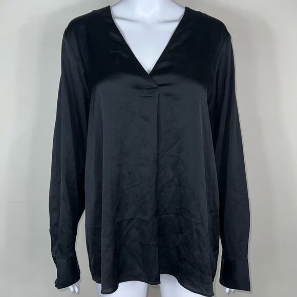 Banana Republic Tops - Banana Republic Long Sleeve Notched V Blouse